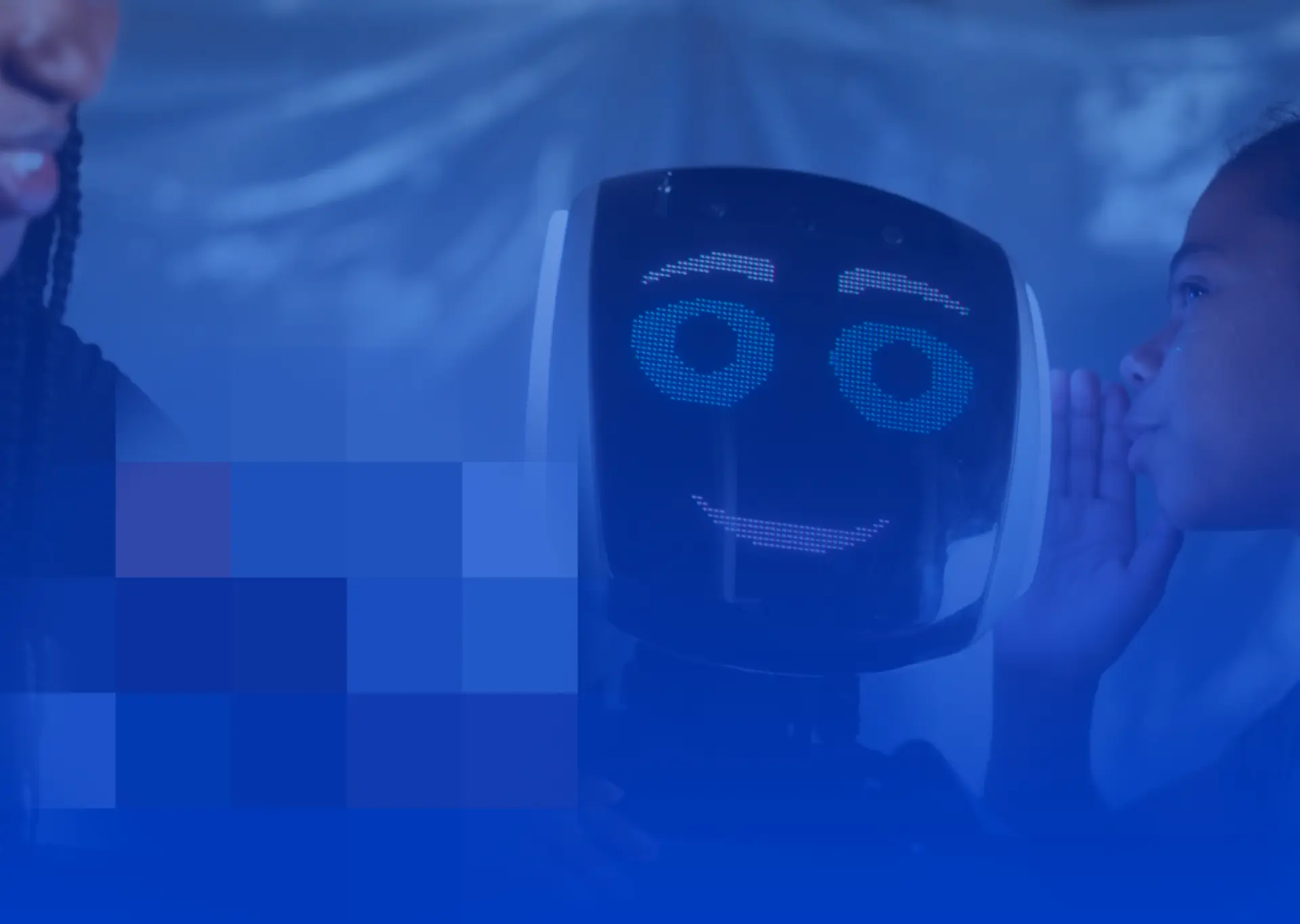 Robot au visage lumineux entouré de deux personnes, ambiance bleue